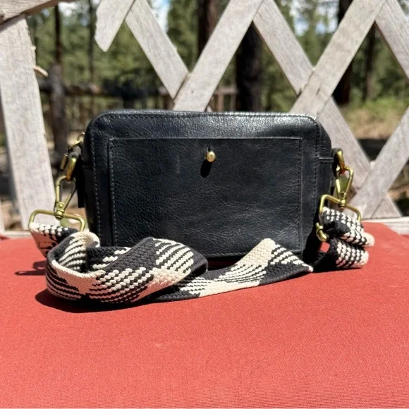 EUC Madewell Black Leather Transport Camera Bag Crossbody - Picture 6 of 9